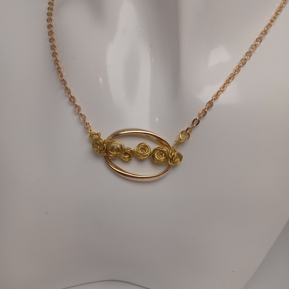 Elegant Gold Rose Necklace